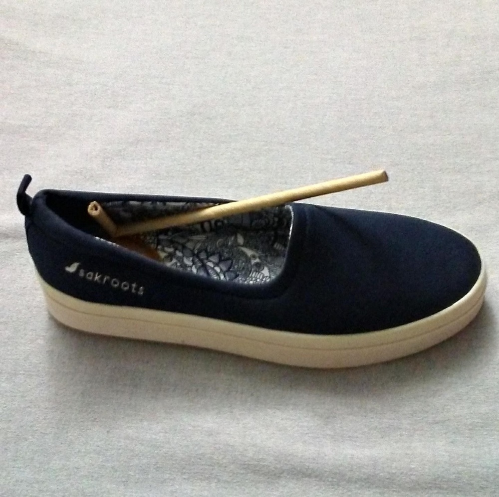 Sakroot women flats 9.5